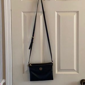 Black purse w/ wallet inside
